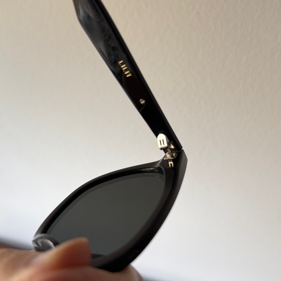 GENTLE MONSTER Black Sunglasses - Picture 3 of 7